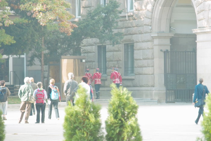 Wache vor dem Prsidentensitz